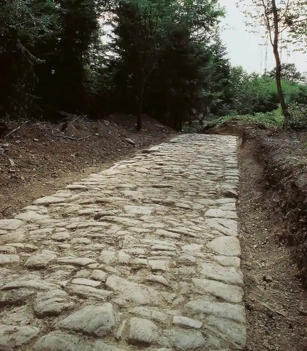 Basolati della Flaminia Militare a Monte Poggione
