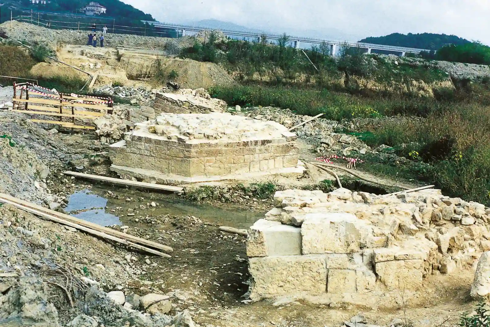 Scavi del ponte romane in localita Colombaiotto
